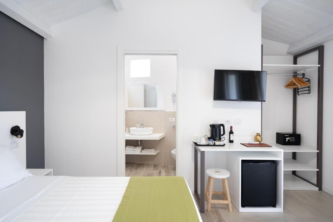 Hotel Istedda Boutique à Solanas  Extérieur photo
